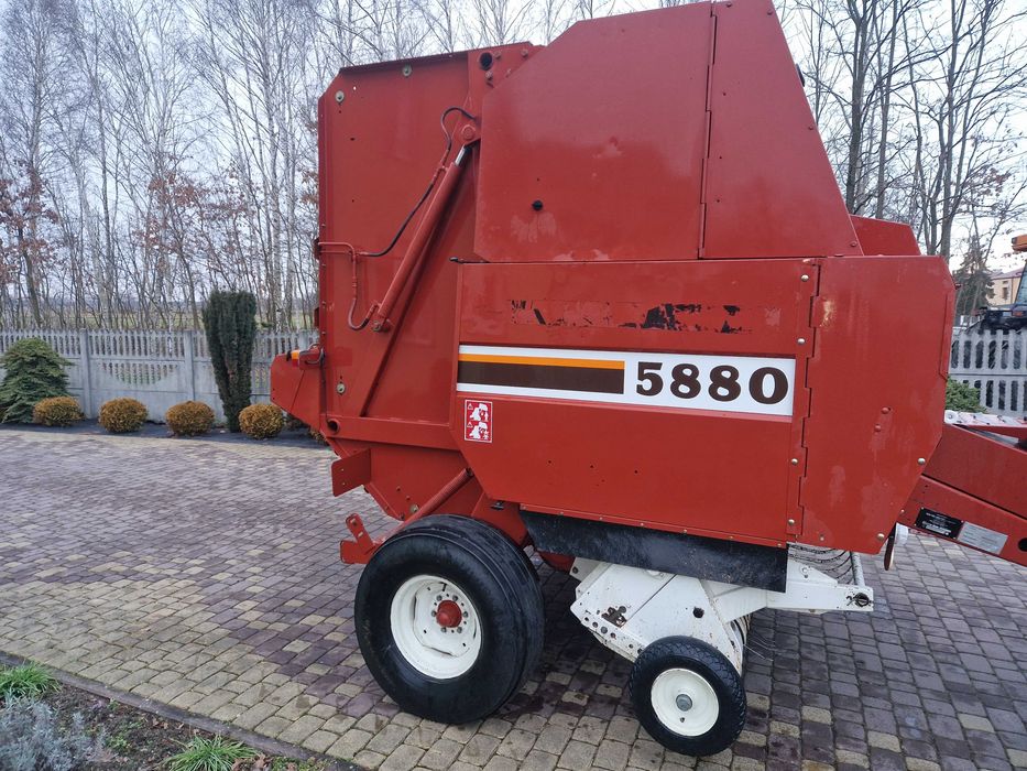 Prasa rolująca New Holland Fiat Agri 8080. 8050