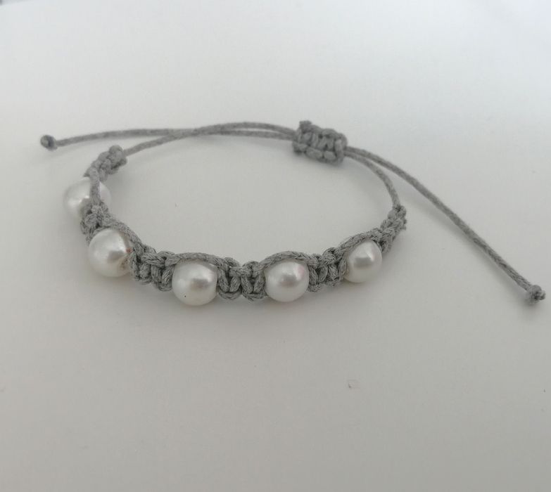 Bransoletka szczęścia makrama szara perełki perły talizman amulet