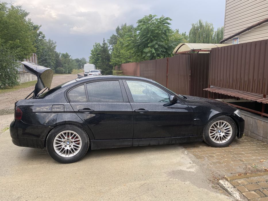 Продам БМВ е 90.