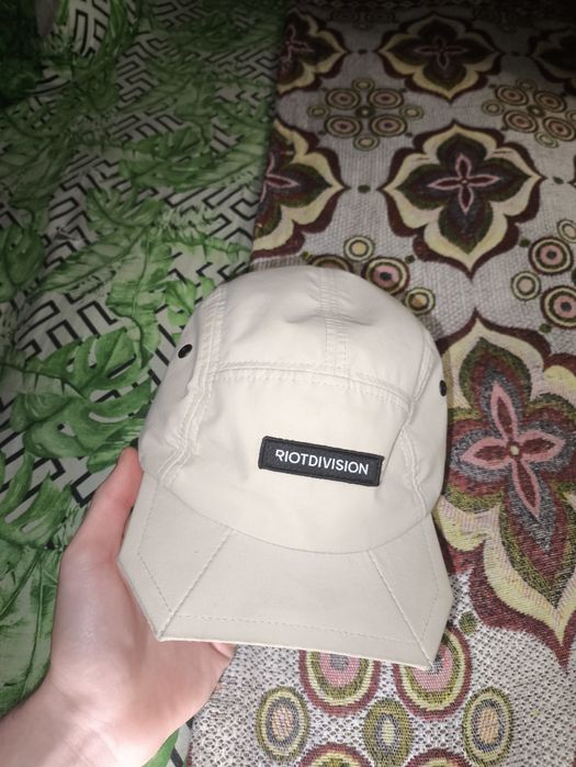 Кепка riot Division