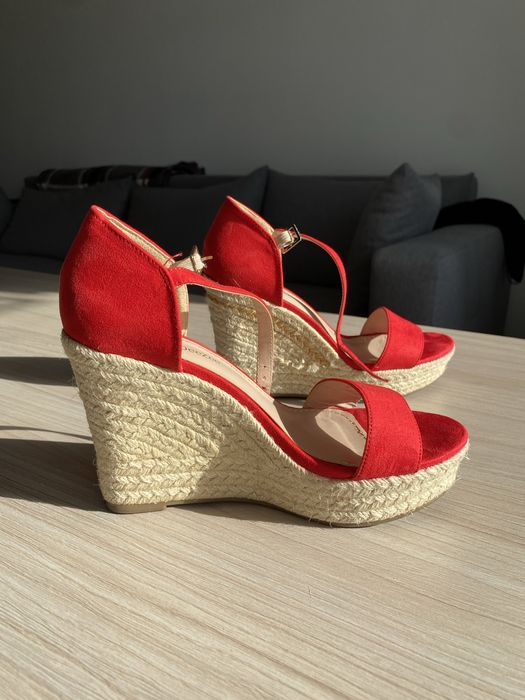 Czerwone koturny sandały na koturnie 36 Deezee