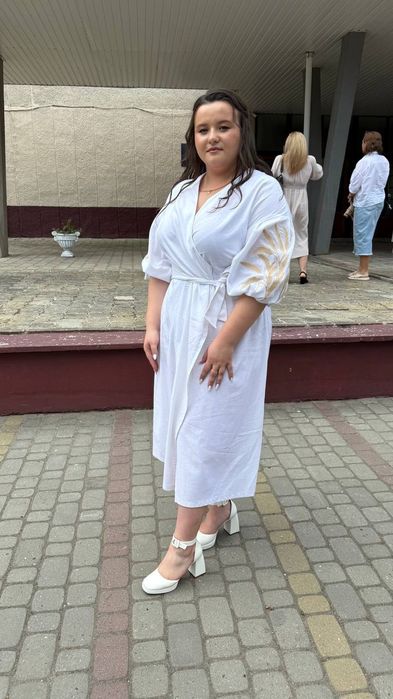 Сукня  з льону .