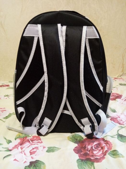 Продам рюкзак -переноску для кота или маленькой собачки.