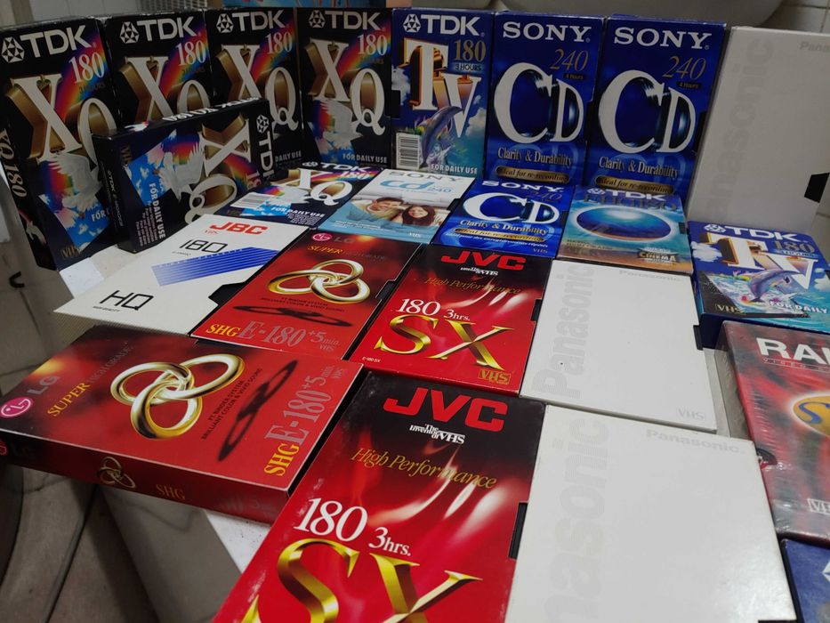 видеокасеты  Maxell, Sony, Basf, AGFA, TDK,