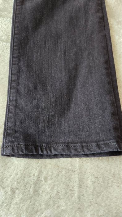 Джинси Levi Strauss & Co. (Levi's). В стані нових , р. 33/30