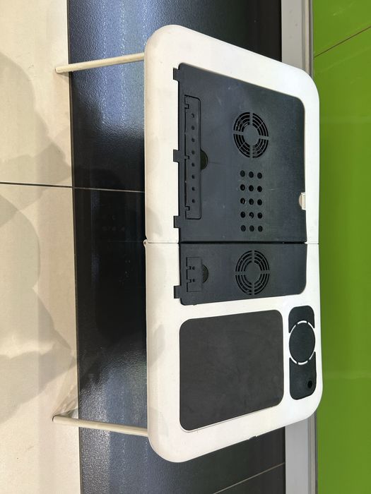 Подставной столик для ноутбука