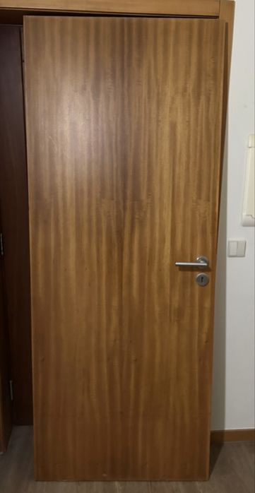 Porta interior com aro