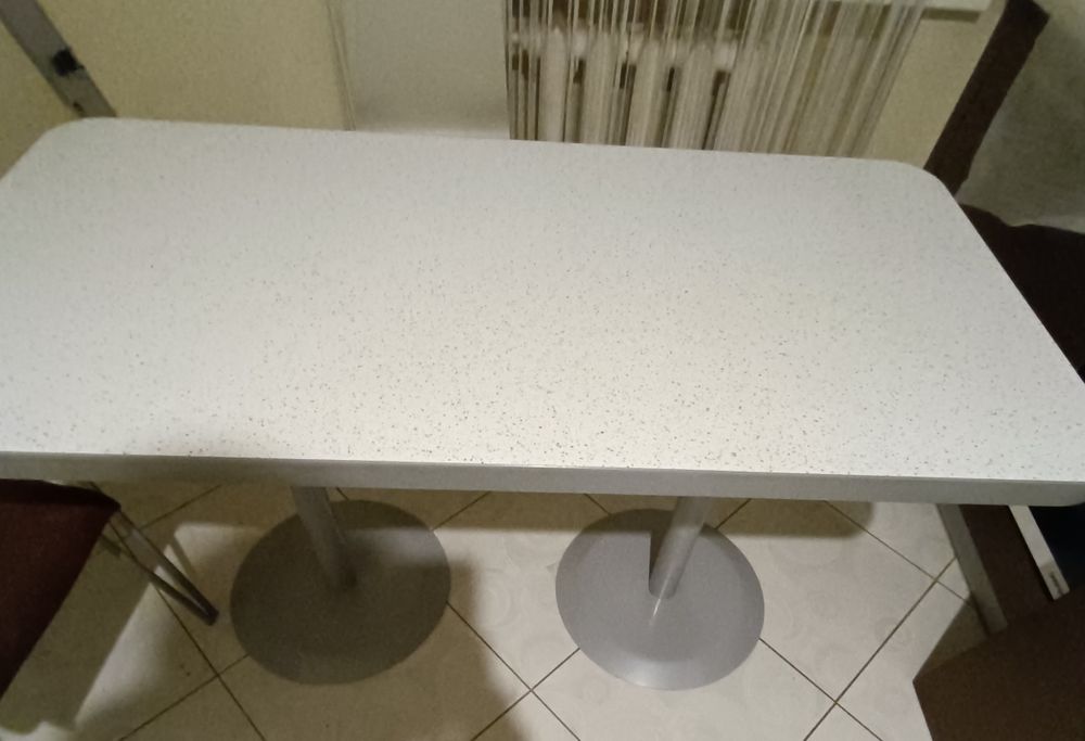 Стіл кухонний, на двох опорах