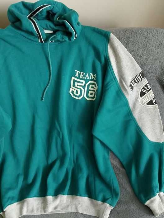 Zestaw ubrań damskich.