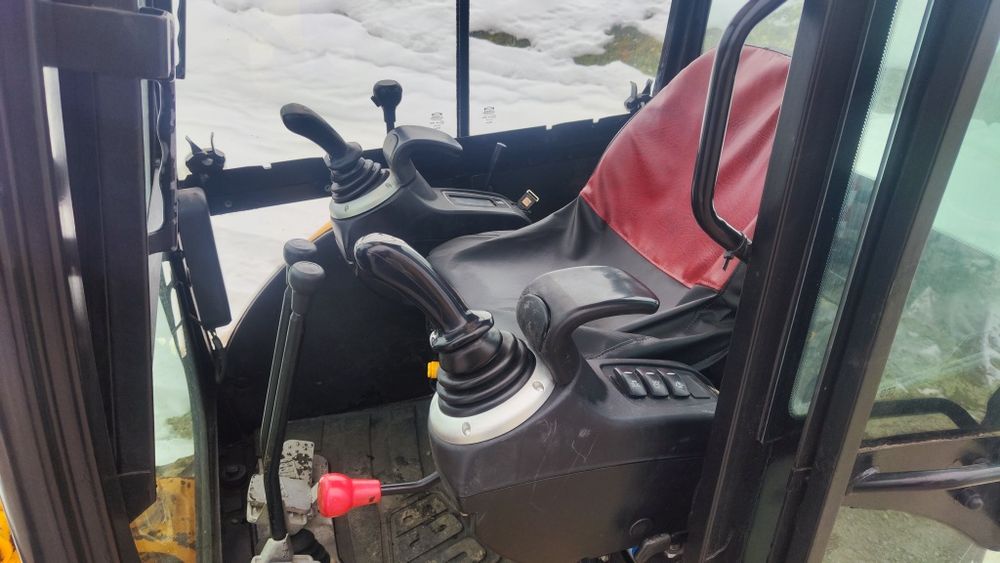 Minikoparka JCB 8025 Brutto 3 łyżki mini koparka