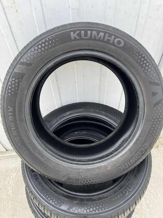 Sprzedam komplet 4 opon letnich Kumho Ecowing ES31 205/55 R16 91V