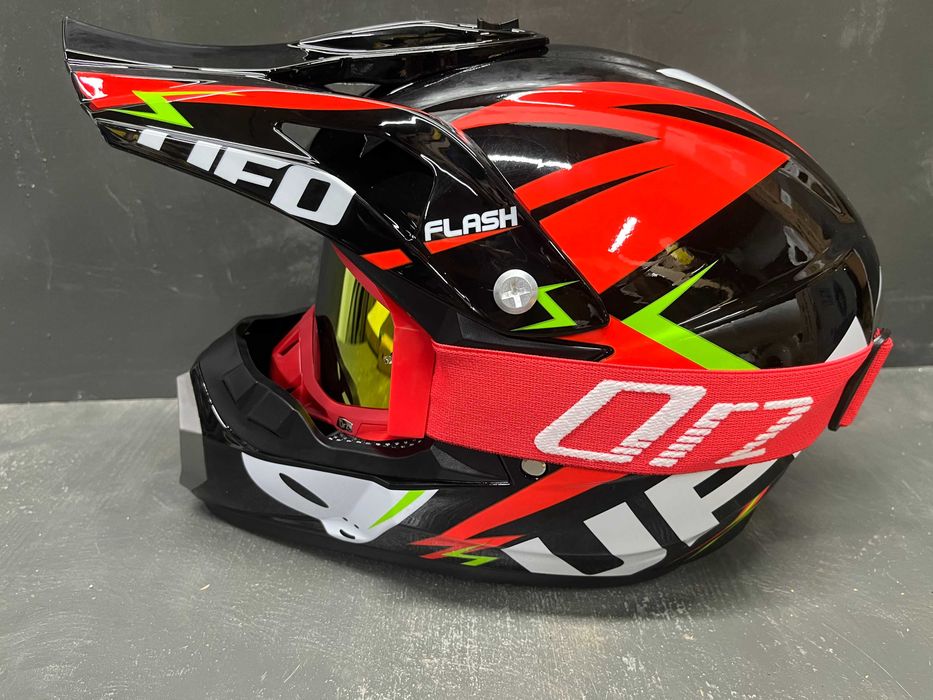 Шолом, шлем кросс ендуро із окулярами