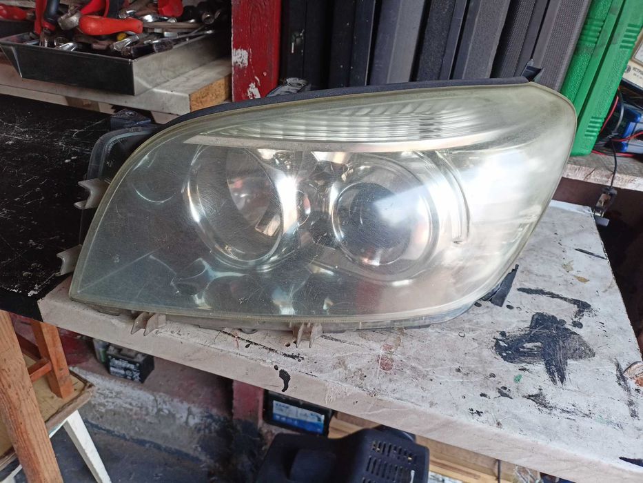 Reflektor Toyota RAV4