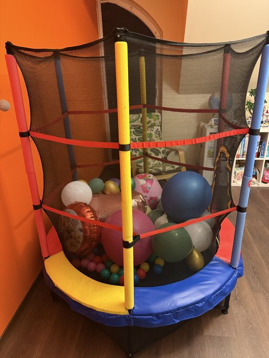 Trampolina 140 cm stan bdb TANIO + piłki