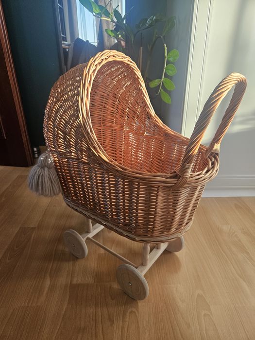 Wilkinowy wózek dla lalek z frędzlami