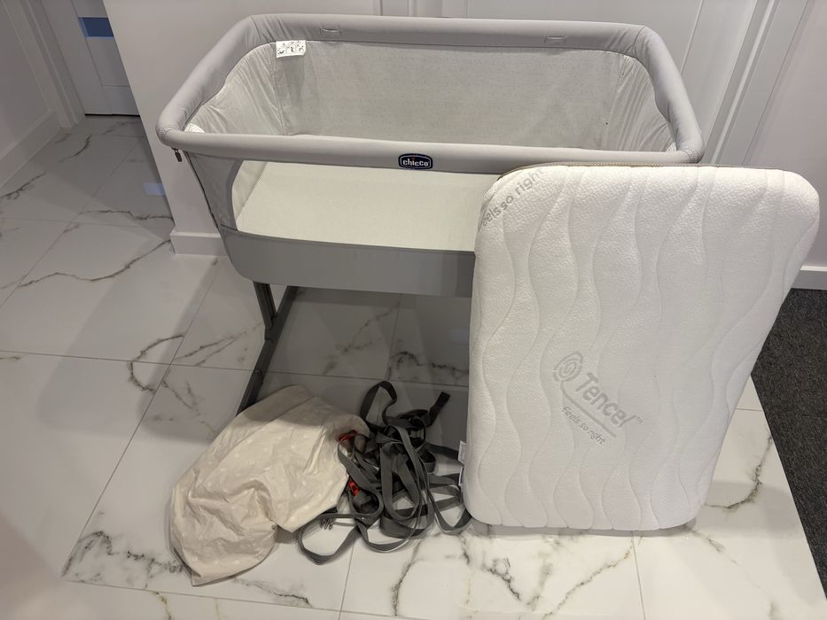 Dostawka Chicco Next to me Essential z materacem Rucken