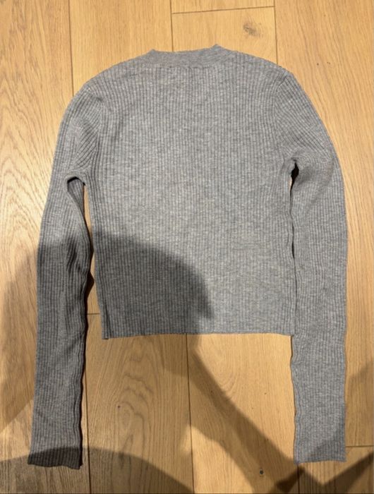 Szary sweter wełniany Mango