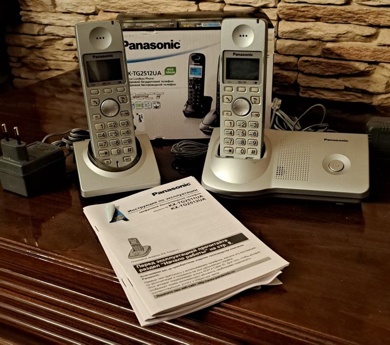 Цифровий бездротовий телефон Panasonic KX-TG2512UA