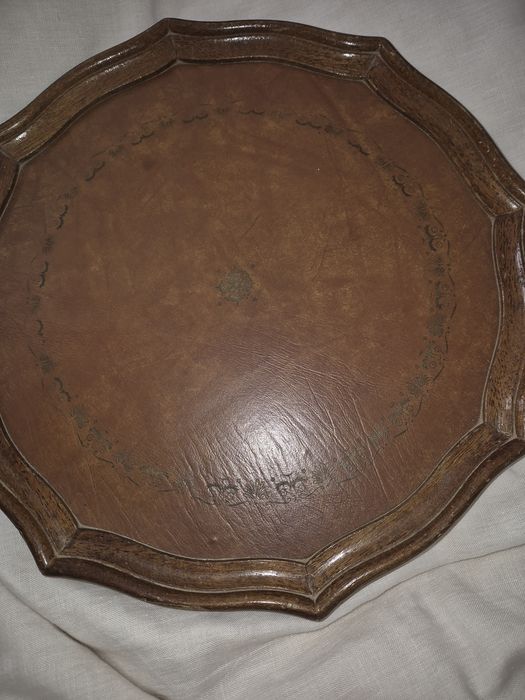 Tampo de Mesa de Apoio Antiga / Tabuleiro Vintage em Madeira e Pele Trabalhada