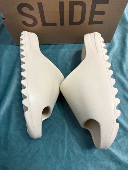 Yeezy_Slide_Białe.45