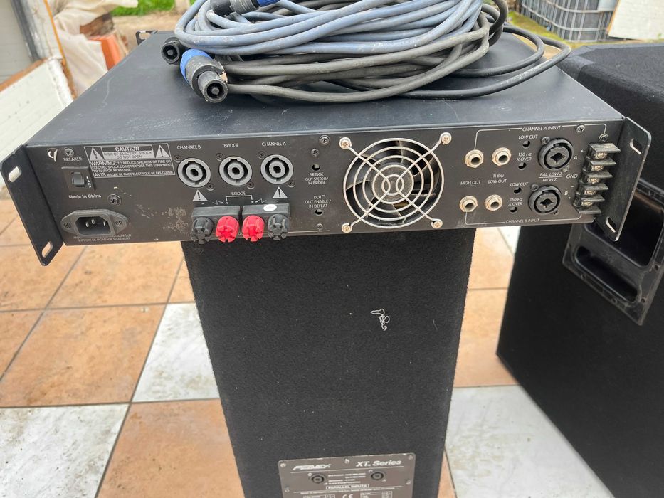 Sistema PA Peavey –  (Black Widow Equipped) + Amplificador PV-1500