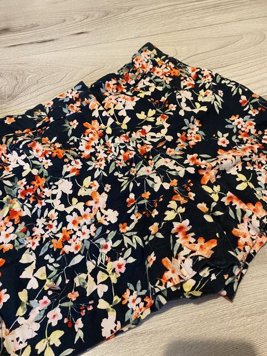 Szorty z wysokim stanem