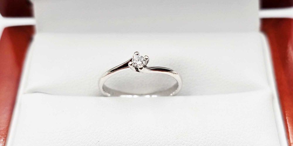 Złoty pierścionek APART z diamentem BIAŁE ZŁOTO Diament w koronie pr.585 |PLUS LOMBARD Kłodzko