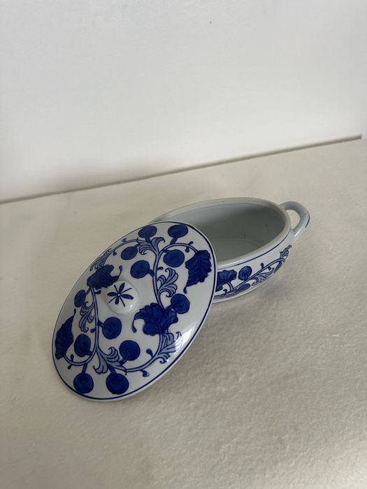 Caixa ceramica azul e branca