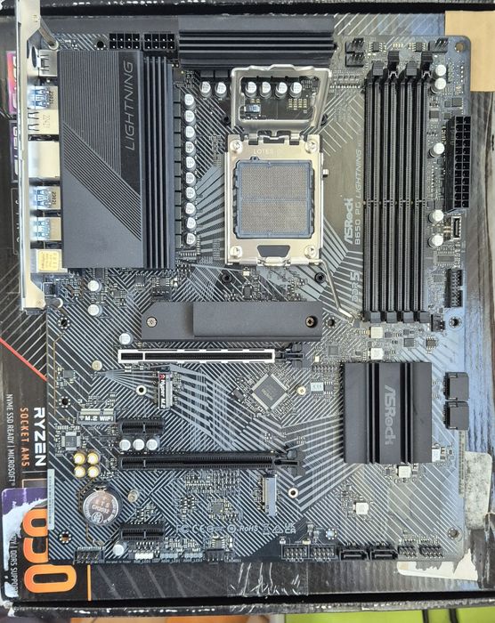 Материнська плата ASRock B650 PG Lightning (sAM5, AMD B650, PCI-Ex16)