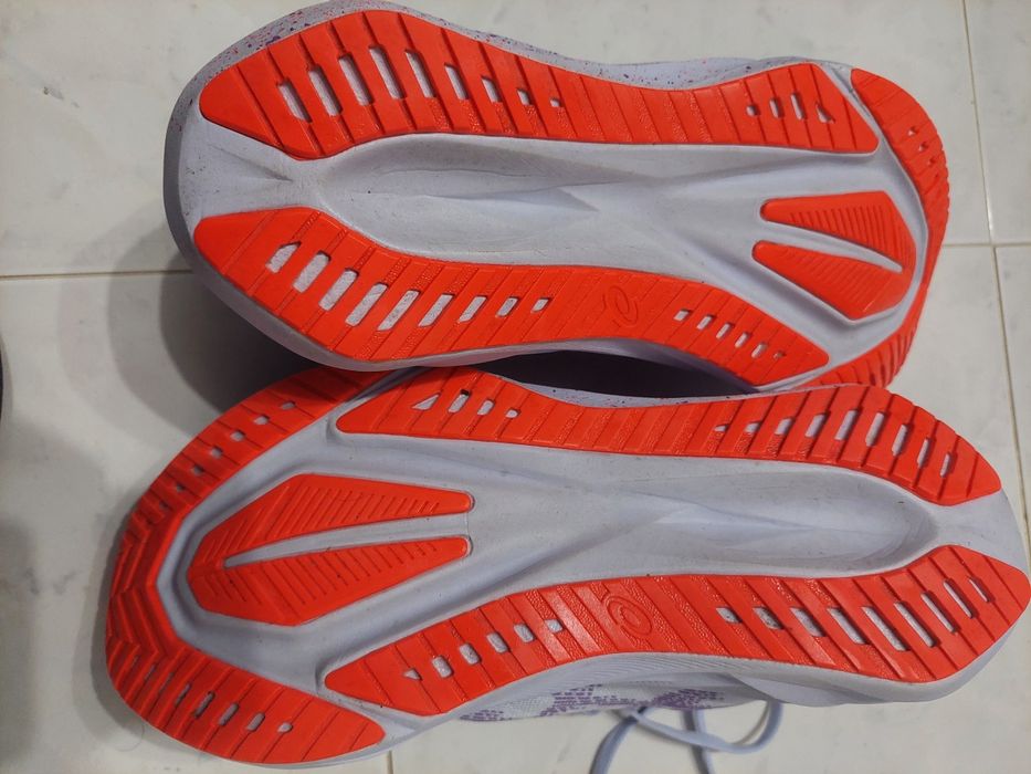 Asics novablast 5 tokyo 42.5