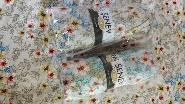 Наматрасник простирадло на резинці простинь на резинке