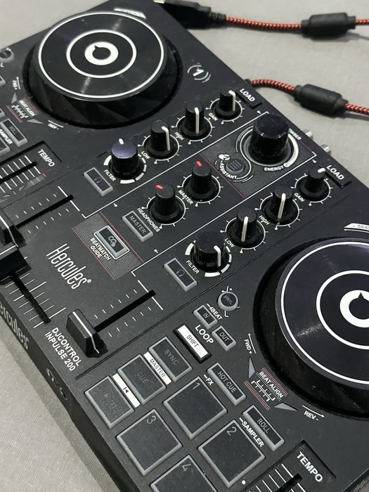 Controlador DJ Hercules Inpulse 200