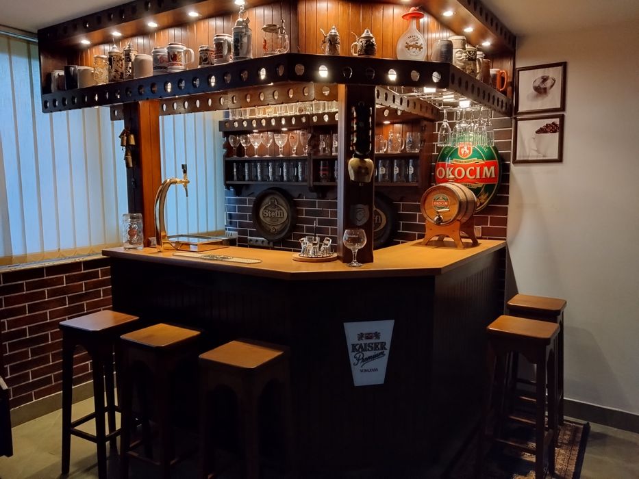 Bar, mini barek. Drewniany