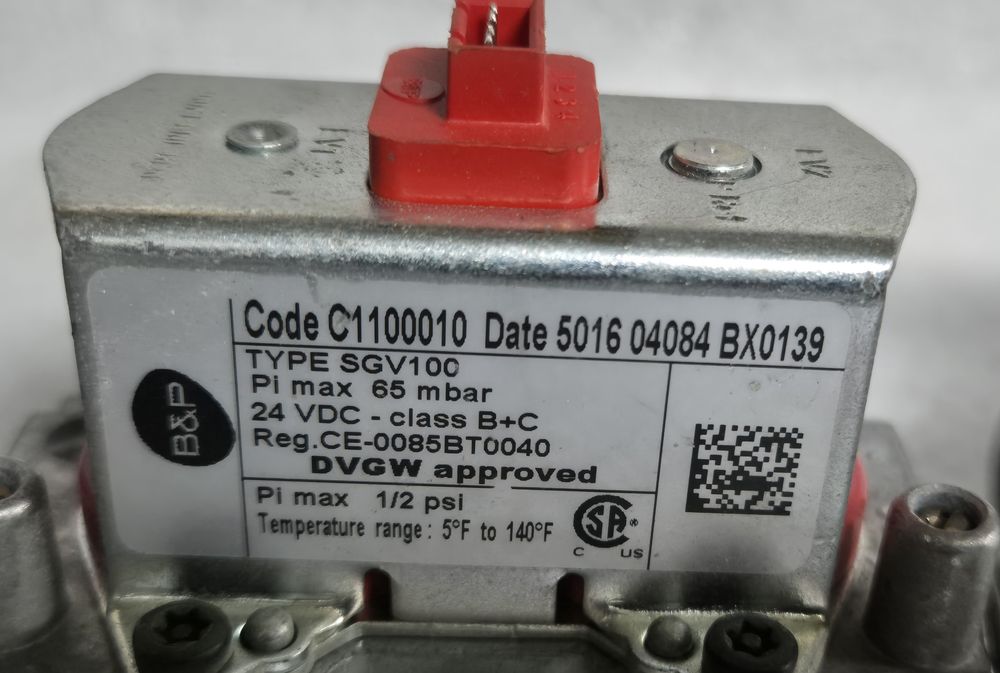 Zawór gazowy B&P S​G​V​1​0​0 Code C1​1​00​0​10 24V Pi​max​65​mbar NOWE