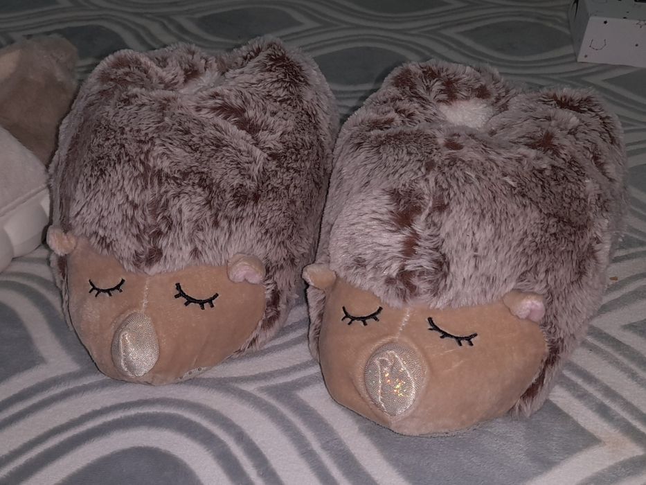 Pantufas e chinelos NOVOS