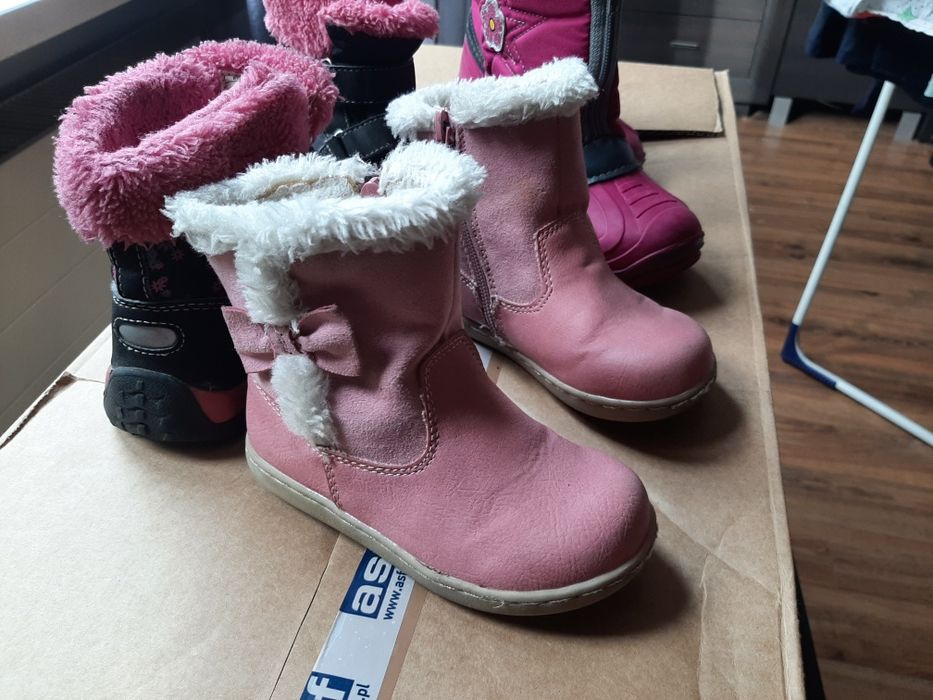 Buty zimowe,kozaki,śniegowce dla dziewczynki.Rozm.23,24,25.