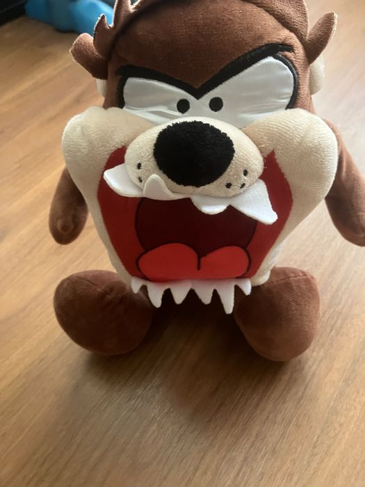 Três peluches diferentes