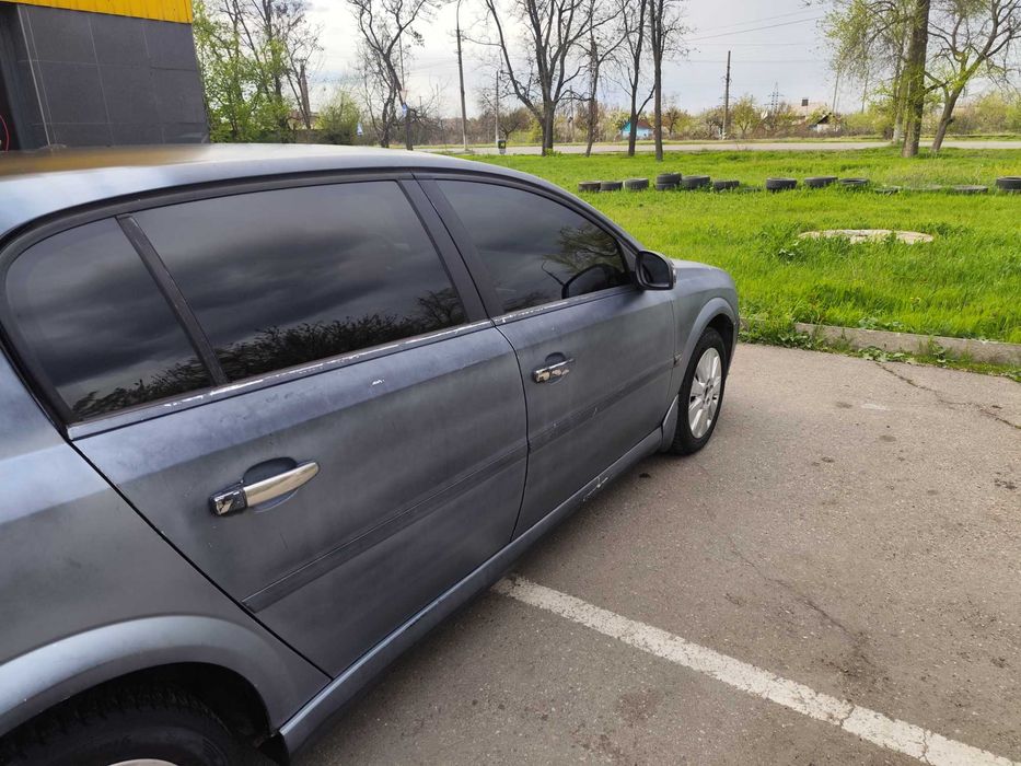 Продам своє авто,з документами все ок
