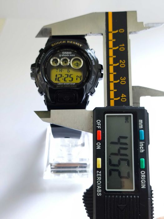 Casio G-shock mini GMN-690G