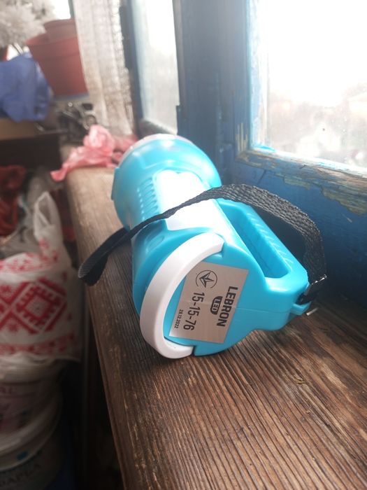 Фонарик аккумуляторный