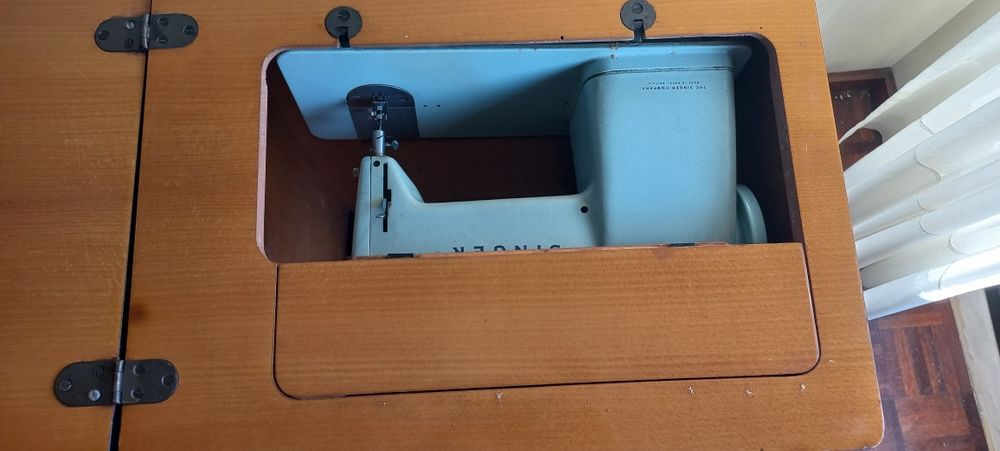 Maquina de costura Singer