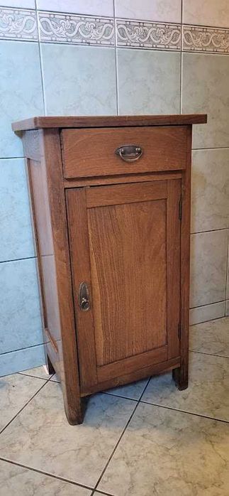 Szafki nocne. Nakastliki