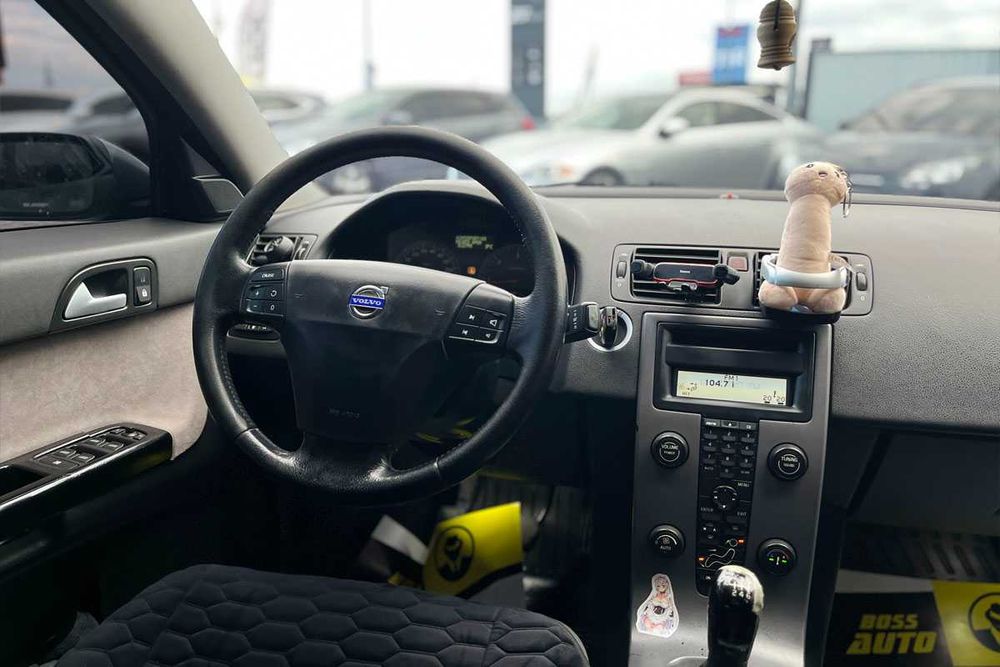 Volvo V50 2004 року
