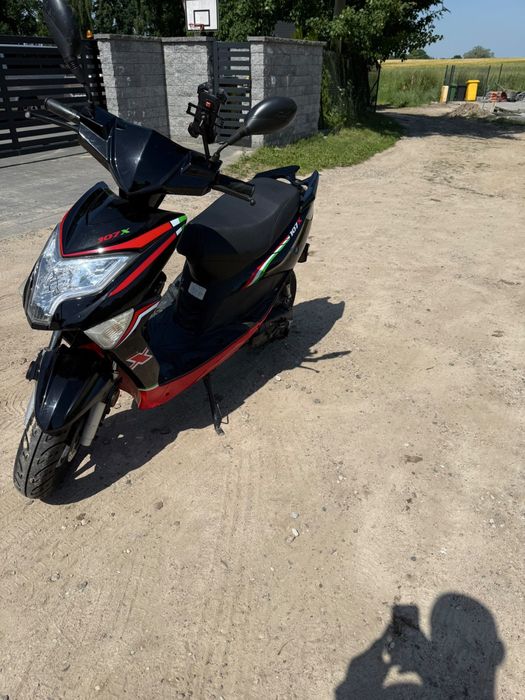 Skuter JUNAK 106