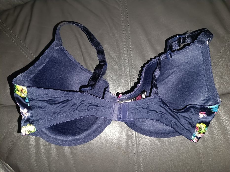 Biustonosz St. Bernard 80 D