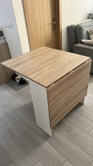 Mesa de jantar rebatível