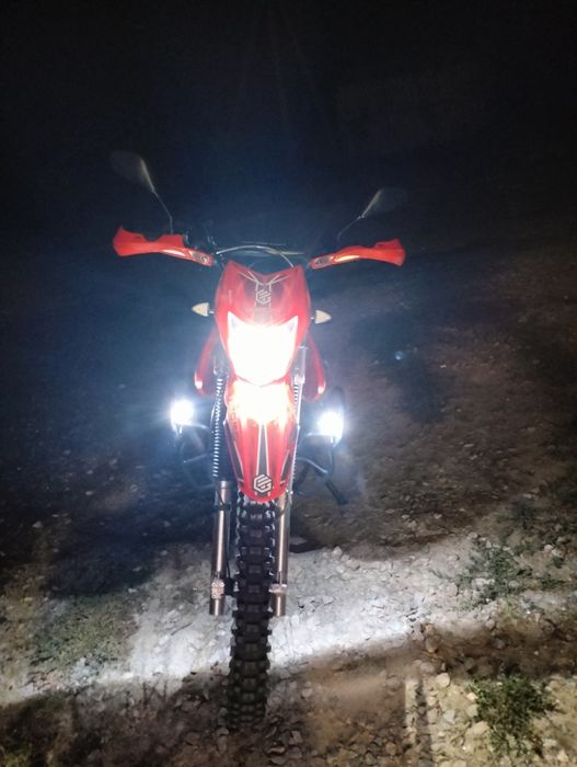 Geon X Road PRO 250 cm3 21/18