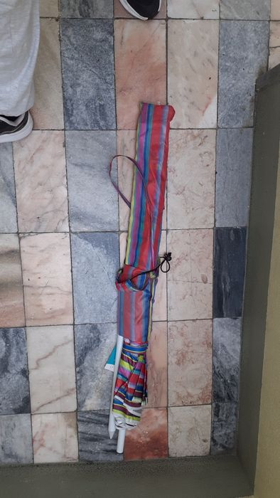 Chapéu de sol de praia com bolsa 160cm novo chussol