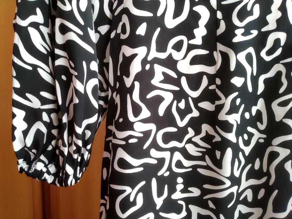 (NOVO C/ ETIQUETA, PORTES GRÁTIS) ZARA - Vestido Comprido Estampado