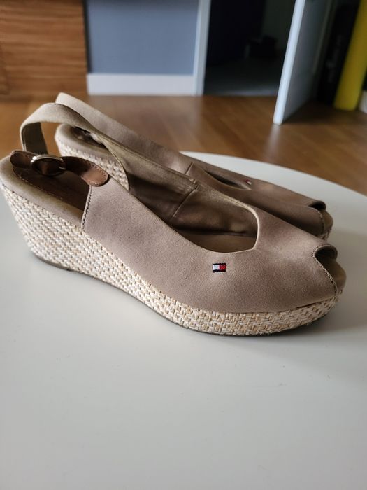 Klapki na koturnie Tommy Hilfiger roz.38 beżowe